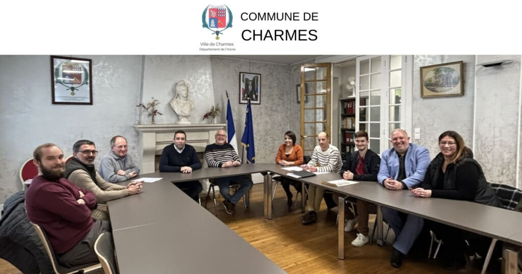 un nouvel apprenti en espace vert rejoint l’équipe -FB-Commune Charmes Aisne