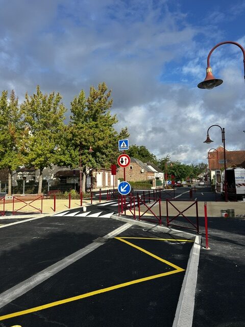 Fin des travaux de voirie devant la Mairie - Commune Charmes Aisne